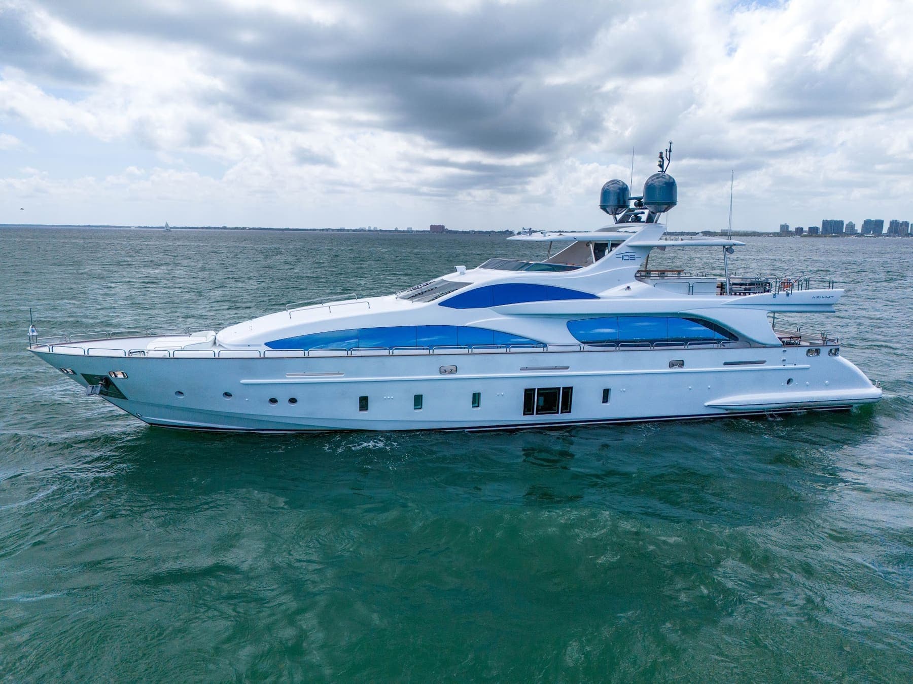 Azimut 105