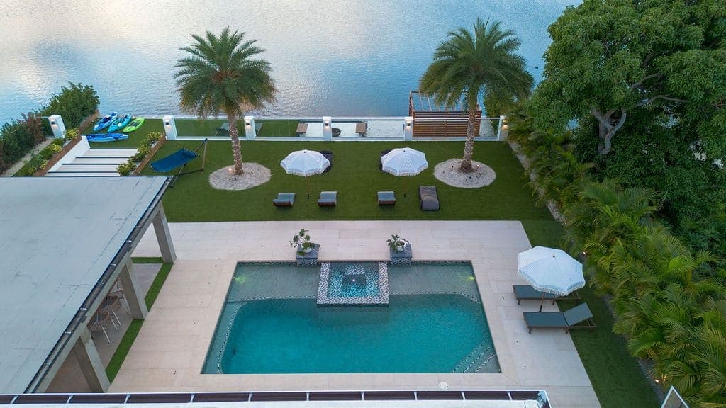 Waterfront Villa Aventura
